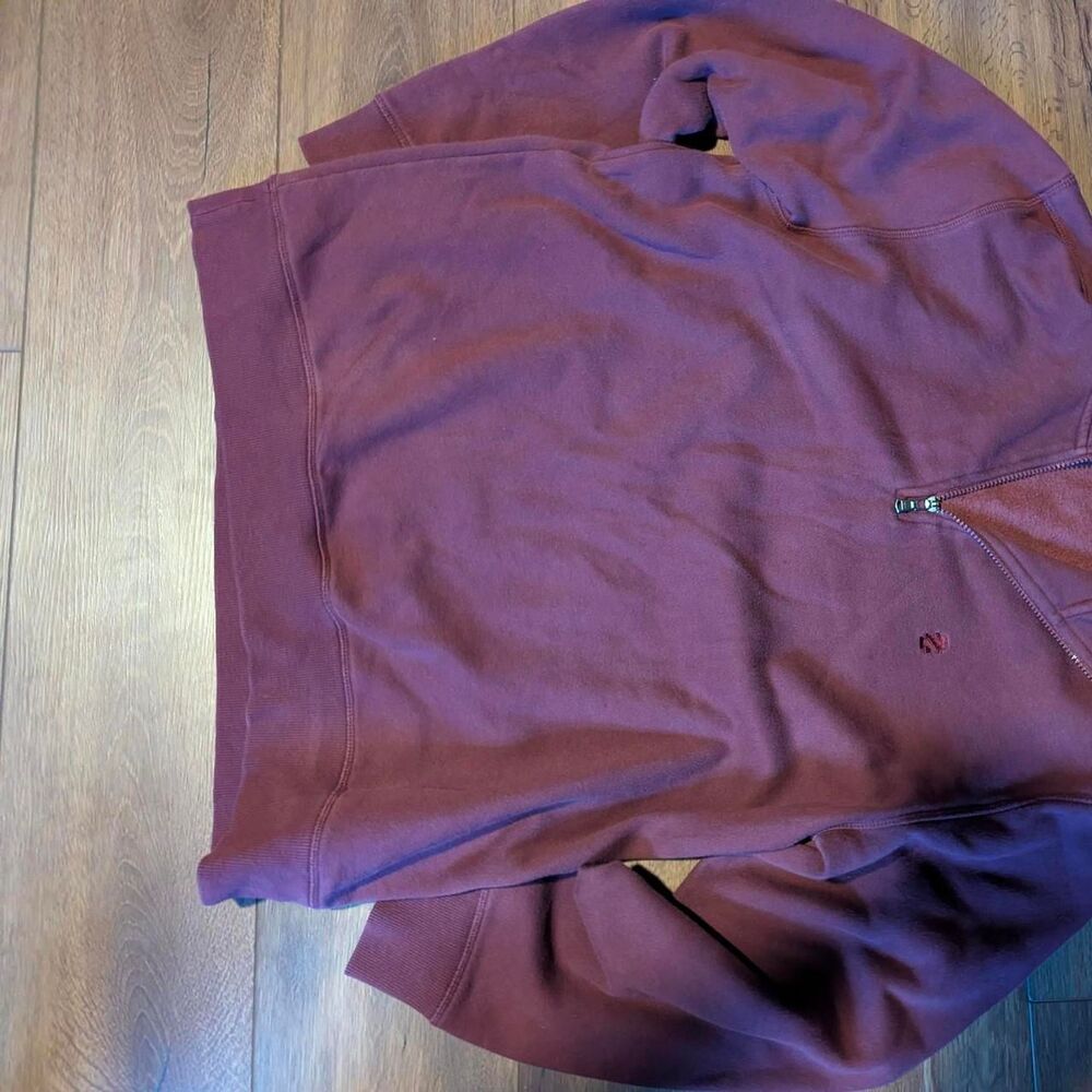 Izod Men's Burgundy Sweatshirt